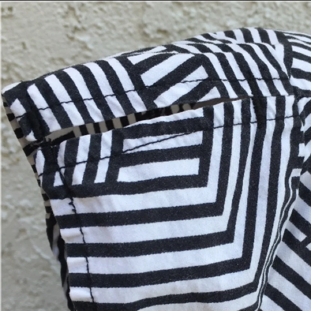 🔴 Volcom | Black & White Top